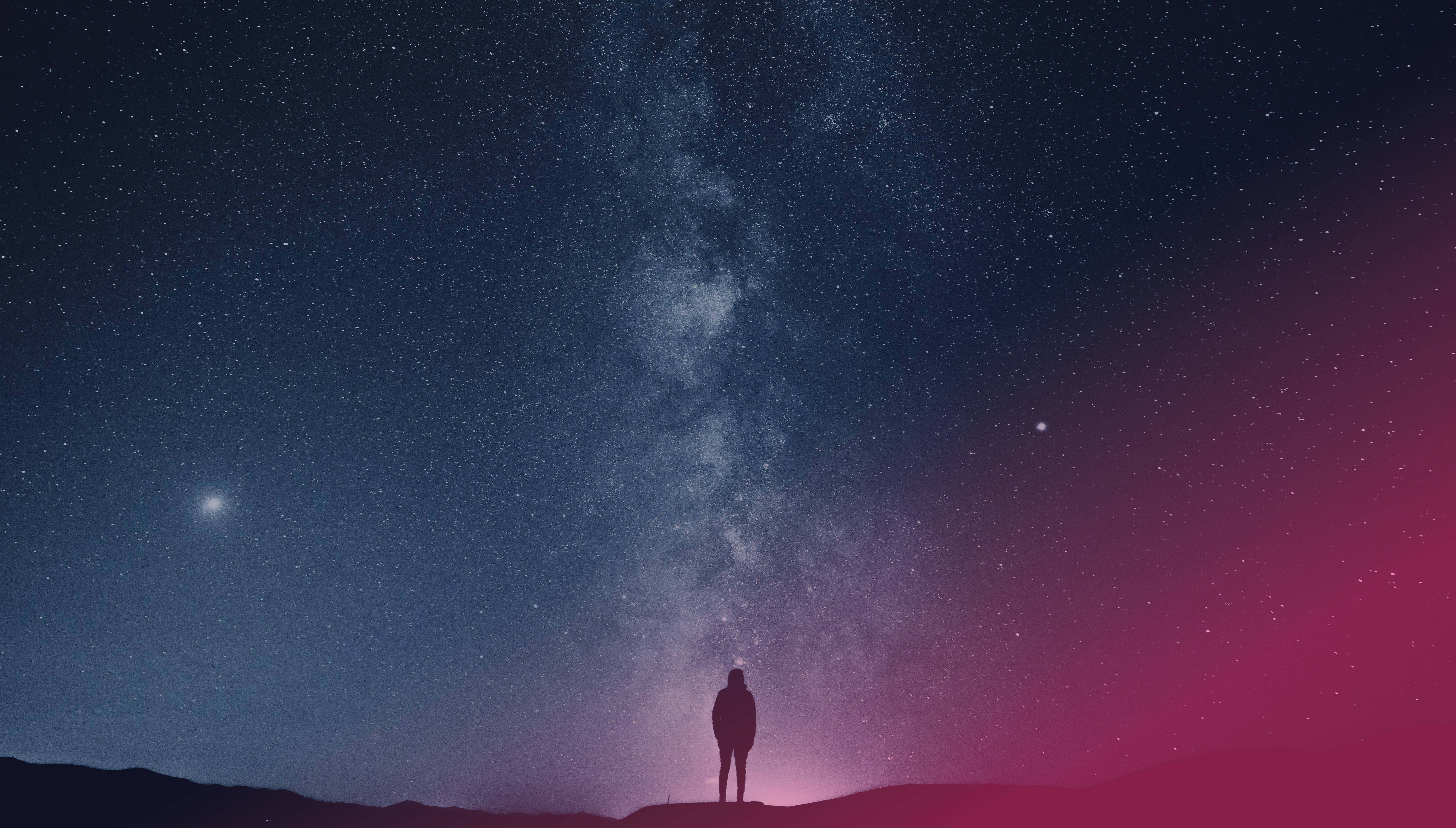 En person under stjärnorna